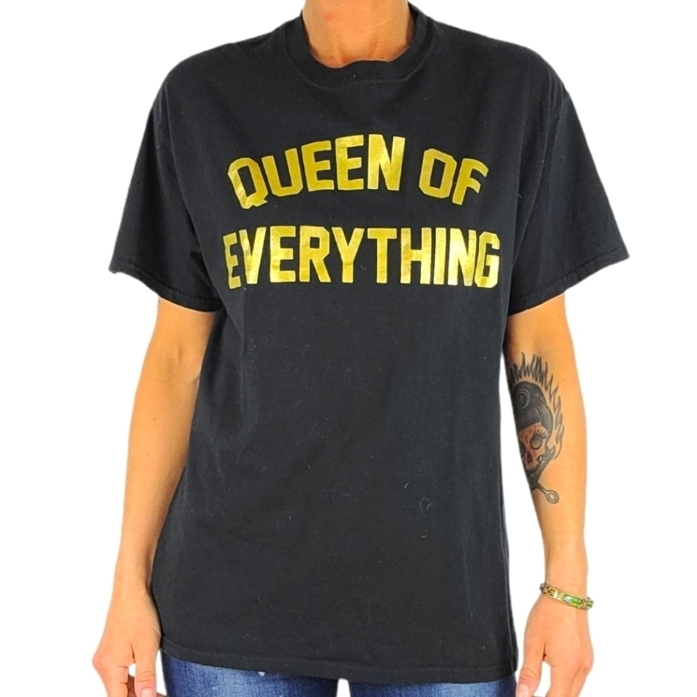 Spencer's QUEEN OF EVERYTHING Gold Foil Large Blac